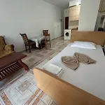 Cozy And Tranquil - Easy And Efficient Check-in Appartement Tirana