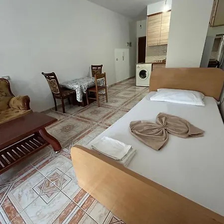 Cozy And Tranquil - Easy And Efficient Check-in Apartamento Tirana